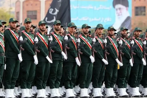 الحرس الثوري الإيراني يقلص انتشار ضباطه في سوريا تجنباً لصراع محتدم