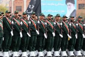 الحرس الثوري الإيراني يقلص انتشار ضباطه في سوريا تجنباً "لصراع محتدم"