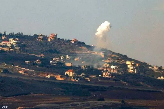 الجيش الإسرائيلي يقصف مواقع لحزب الله في عمق لبنان والأخير يسقط طائرة مسيّرة