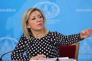 زاخاروفا توبخ السفيرة الأمريكية لدى موسكو وتتهمها بالكذب