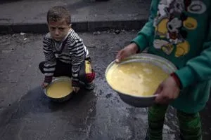 رمضان في غزة.. جوع وخوف مع تعثر مسار الهدنة