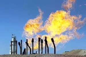 عضو بلجنة النفط يستبعد تمرير قانون النفط والغاز