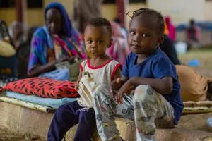 أزمة جديدة في السودان.. الجوع يرافق الحرب ويهدد عشرات النساء والأطفال