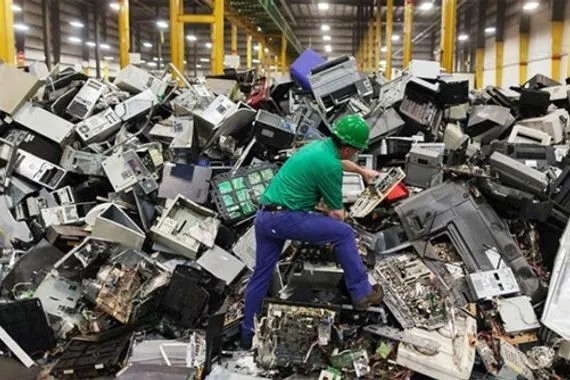 الأمم المتحدة: العالم يخسر المعركة أمام النفايات الإلكترونية
