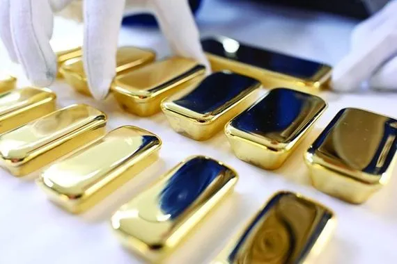 الذهب يواصل الارتفاع بشكل قياسي