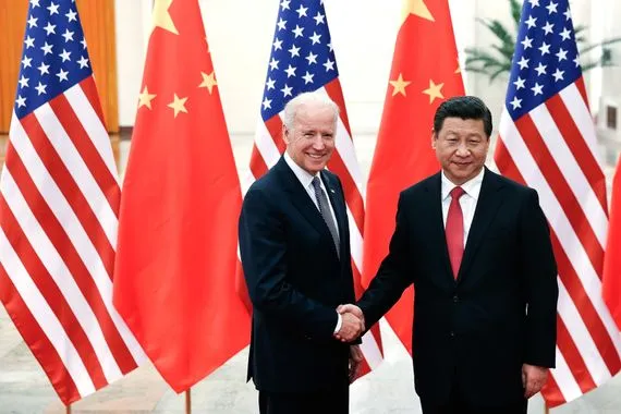 بايدن يطالب الرئيس الصيني بتغيير ملكية تيك توك أو حظره في أمريكا