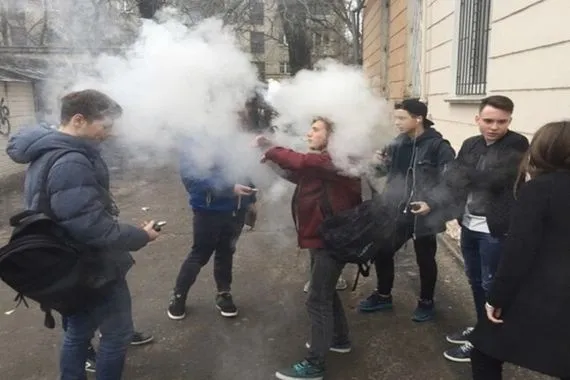 روسيا تتجه لفرض حظر تام على بيع السجائر الالكترونية