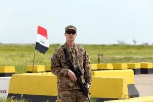 محلل يتوقع استهداف القواعد الامريكية في العراق