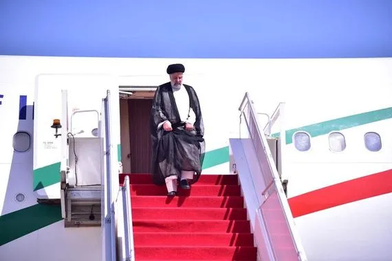 الرئيس الإيراني يصل باكستان في زيارة لإصلاح العلاقات المتوترة