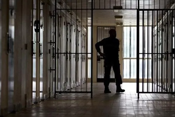 سياسي بحريني يكشف لـ/ المعلومة/ اعداد المعتقلين في سجون نظام بلاده