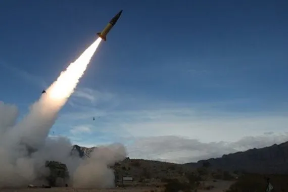 الكشف عن قيام بايدن بتزويد أوكرانيا بالصواريخ سراً لقصف روسيا