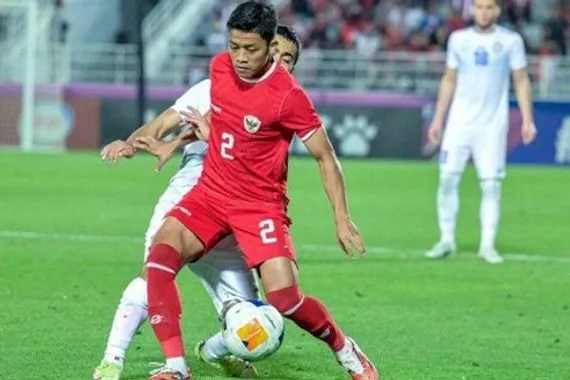 لاعب إندونيسيا يتحدى العراق ويثق بقدرة فريقه على التأهل