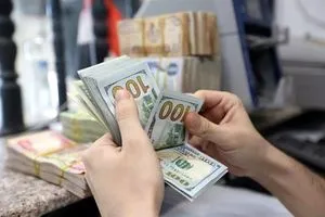 سعر الدولار يشهد ارتفاعا طفيفا في بغداد والبصرة واربيل
