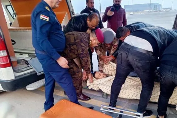 نقل النقيب الجريح "مصطفى مؤيد" إلى الاردن لتلقي العلاج (صور)