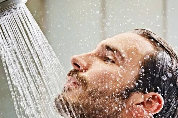 ما هو أفضل وقت للاستحمام .. في الصباح أو في المساء؟