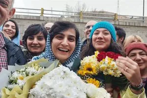 بسبب الحجاب.. شكوى ضد صحفيتين إيرانيتين بعد ساعة من الافراج عنهما