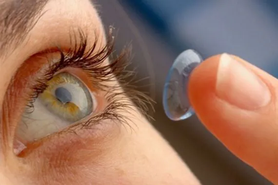 ابتكار عدسات لاصقة تحدث ثورة في طب العيون