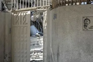 اسرائيل تدمر منزل ياسر عرفات في غزة والحكومة الفلسطينية: سيظل شاهدا
