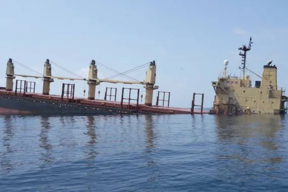 الجيش الأمريكي يؤكد غرق السفينة البريطانية روبيمار ويحذر من خطرها