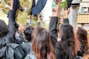 العفو الدولية: إيران تشن حملة قاسية لفرض قوانين الحجاب الإلزامي وتصادر عشرات آلاف السيارات