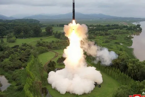كوريا الشمالية تستقبل زيارة بلينكن لجارتها الجنوبية بـصواريخ بالستية