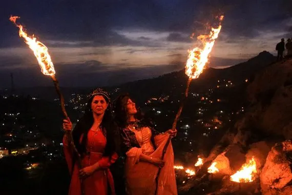 نوروز حلّت والكرد يحضّرون المشاعل.. احتفالات ونيران ستملًا الجبال بعد الإفطار