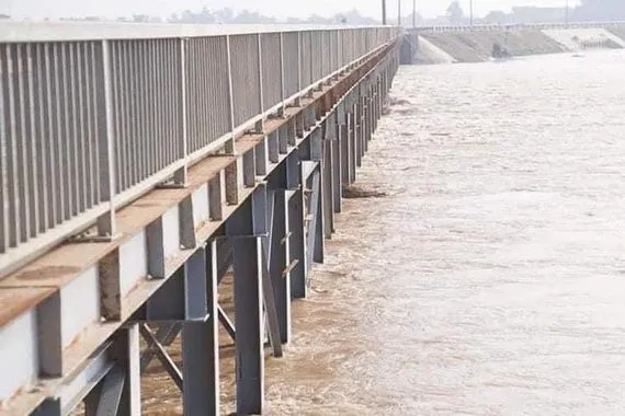 بسبب السيول.. غلق جسر الباشا الرابط بين تكريت وكركوك