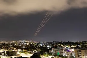 حديث عبر وسيط.. ايران وامريكا توصلا إلى تفاهم بشأن قصف اسرائيل