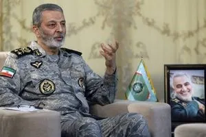 قائد الجيش الايراني:  ردنا سيكون عاصفا على أي انتهاك لأراضينا