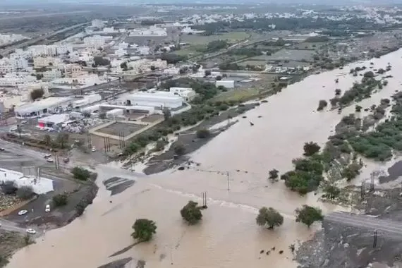 مصرع 17 شخصاً بسيول الأمطار في سلطنة عمان ورجال الإنقاذ يبحثون عن ناجين