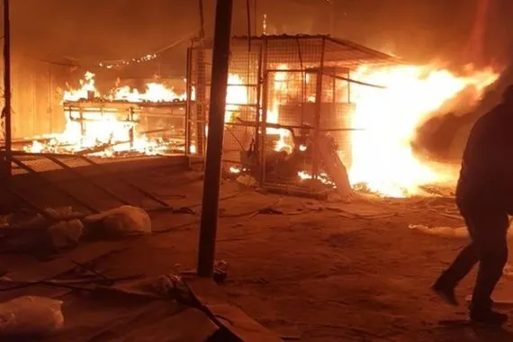 حريق يندلع في معمل للاسفنج غربي بغداد
