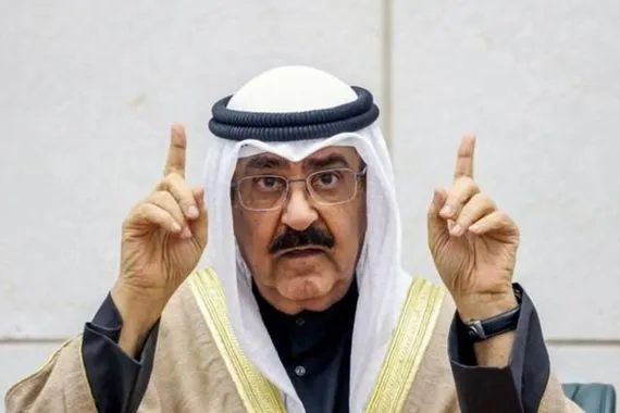 أمير الكويت يعلن حل مجلس الأمة ووقف بعض بنود الدستور