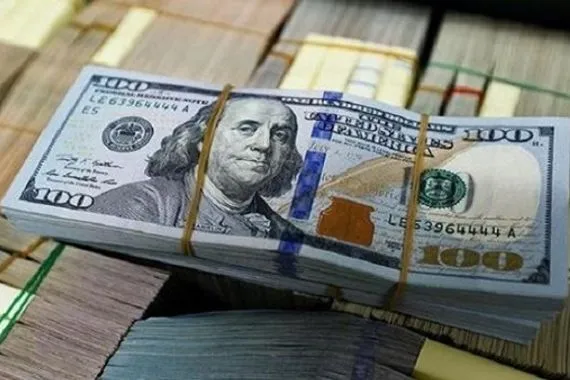دعوات نيابية لكبح جماح ارتفاع الدولار في العراق