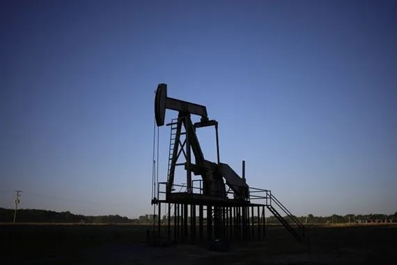 أسعار النفط  تسجل ارتفاعا بسبب توقعات بتراجع المعروض