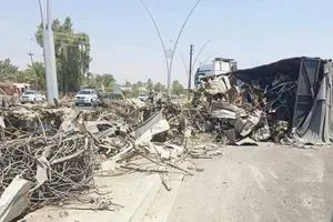 انقلاب شاحنة تتسبب بقطع طريق بغداد – كركوك