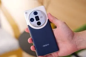 هاتف OPPO Find X8 Pro يأتي بأول كاميرة مزدوجة periscope telephoto