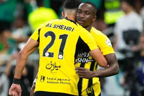 عين على ديابي في مباراة الأهلي