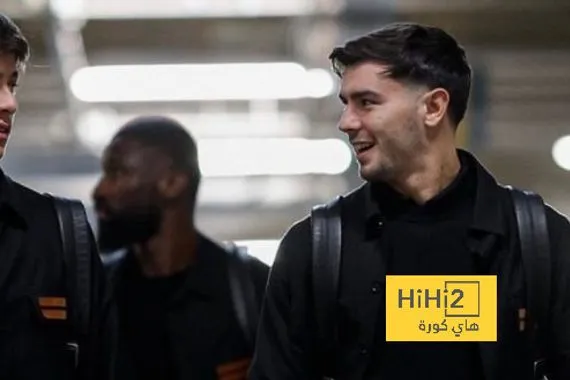 ريال مدريد يصل ملعب الأنفيلد قبل القمة أمام ليفربول .. صور