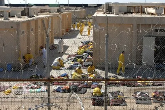 إطلاق سراح سجناء مشمولين بقانون العفو العام في النجف والديوانية