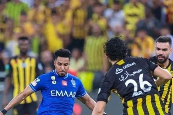 قبل الكلاسيكو .. أسطورة الهلال يعيد إلى الأذهان واقعة “شعرة ياسر”