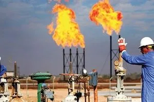 لجنة نيابية تدعو الحكومة لإحالة قانون النفط والغاز للبرلمان فورًا