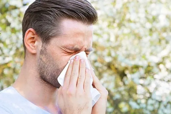 عراض غير متوقعة لـ"حساسية الربيع".. تعرف عليها