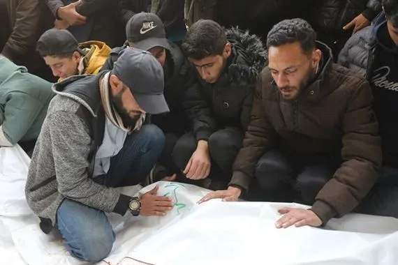 استشهاد 16 شخصا من عائلة واحدة بقصف صهيوني على قطاع غزة