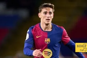 غافي يحتفل بمباراته المئوية في الدوري الإسباني مع برشلونة أمام بيتيس