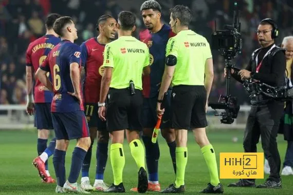 تفاصيل المشادة بين رافينيا وحكام مباراة برشلونة وبيتيس ..مفاجأة في تقرير خيل مانزانو!