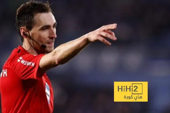 الحكم المرشح لإدارة مواجهة برشلونة وريال مدريد.. شاهد الأرقام