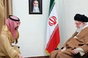 خامنئي بعد استلامه رسالة من الملك "سلمان".. العلاقة مع السعودية تكاملية ومفيدة للطرفين