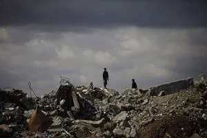 الصليب الأحمر يدين تعرض أحد مقرّاته في غزة للاستهداف