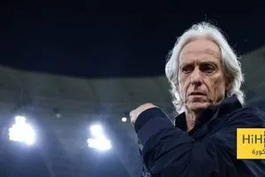 أزمة الثقة بين خيسوس واللاعبين.. التحدي الأكبر للهلال!