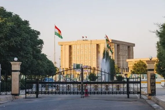 النفط والسلطة والظل الأميركي.. الصراع الكردي الخفي يعطل تشكيل حكومة الإقليم